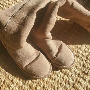 Stella Mccartney size 6.5 over thr knee. Faux shearling. Tan